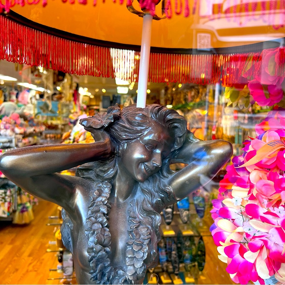 Vintage Hula Girl Lamp with shade